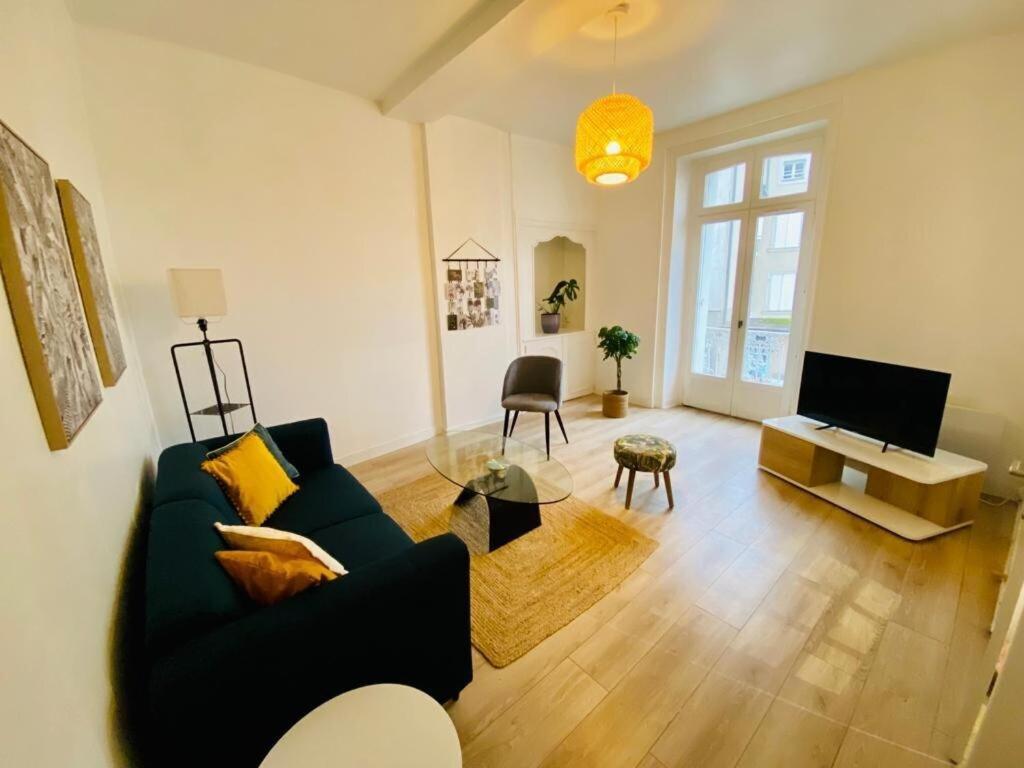 Au Coeur De Ville Laval  Zimmer foto
