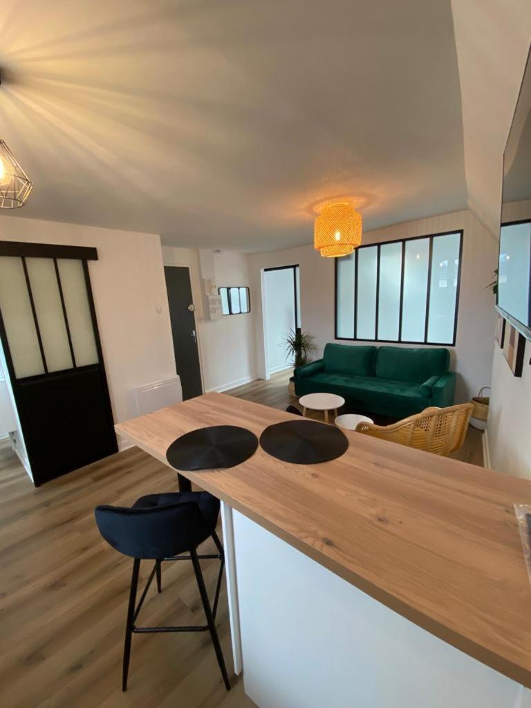 Au Coeur De Ville Laval  Zimmer foto