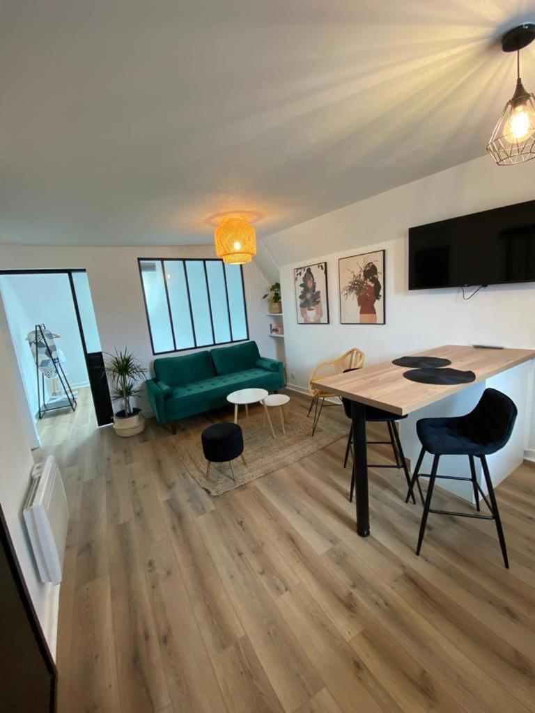 Au Coeur De Ville Laval  Zimmer foto